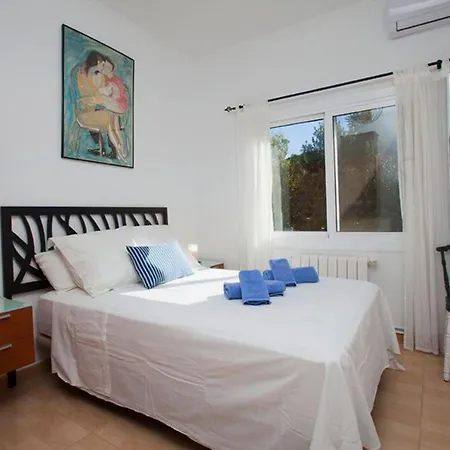 Villa Les Moreres De Sitges, Mediterranean-style Family Escape