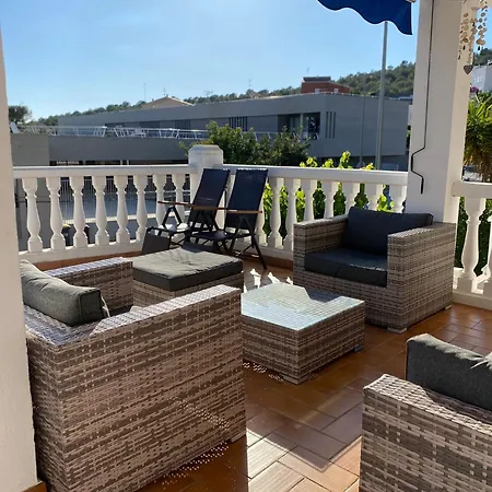 Villa Les Moreres De Sitges, Mediterranean-style Family Escape *